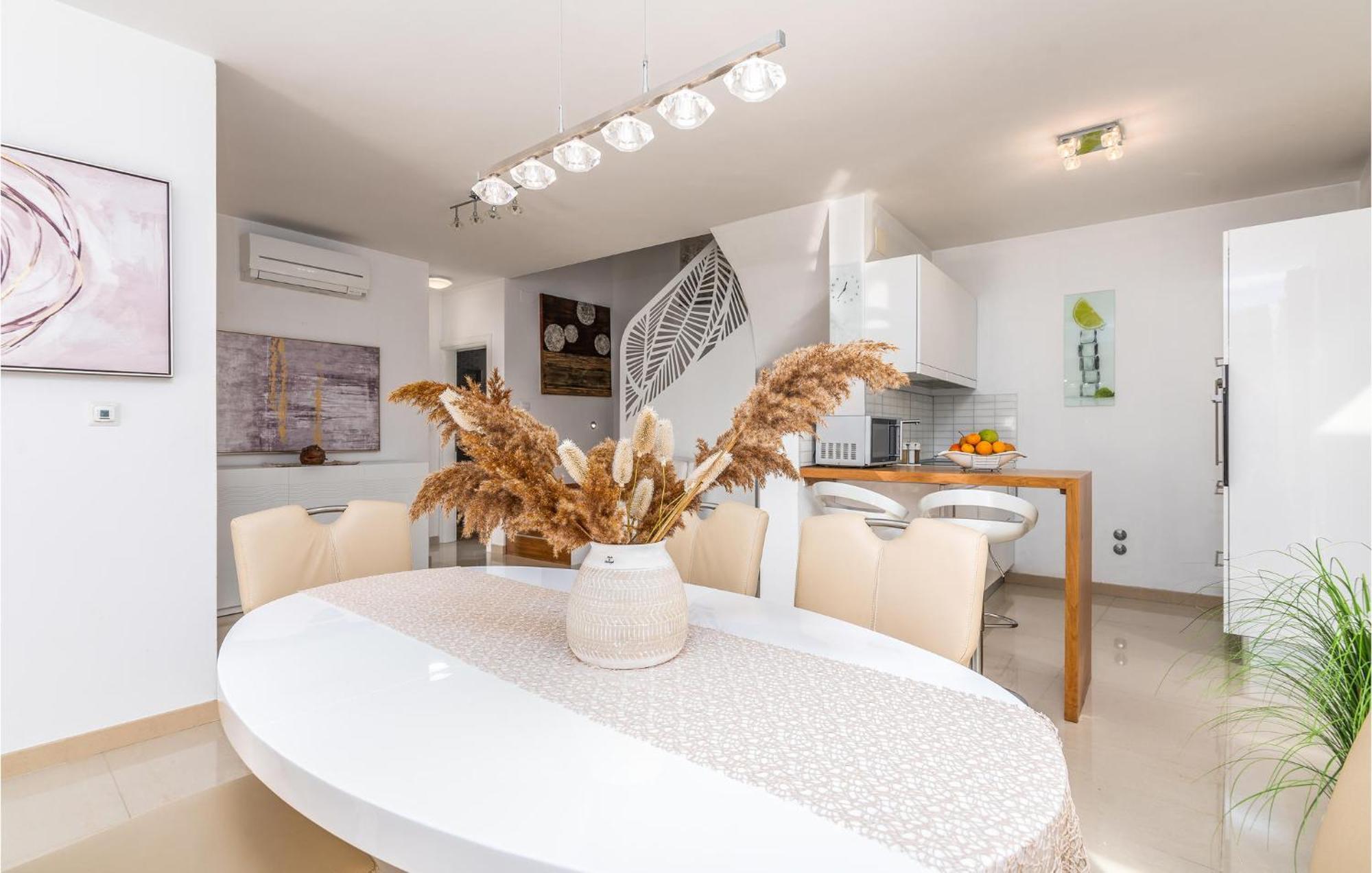 Beautiful Home In Martinscica With Wifi ภายนอก รูปภาพ