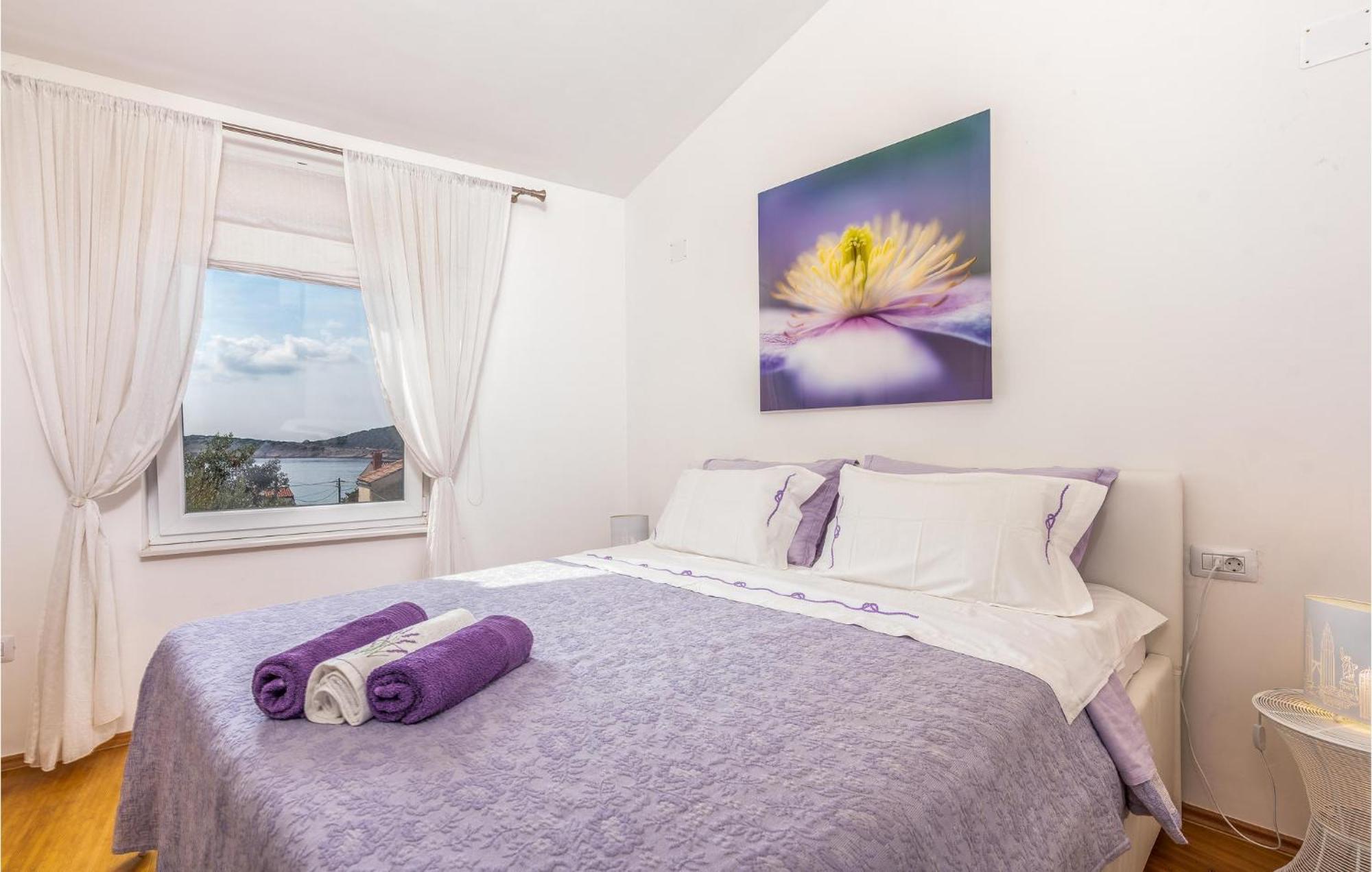 Beautiful Home In Martinscica With Wifi ภายนอก รูปภาพ