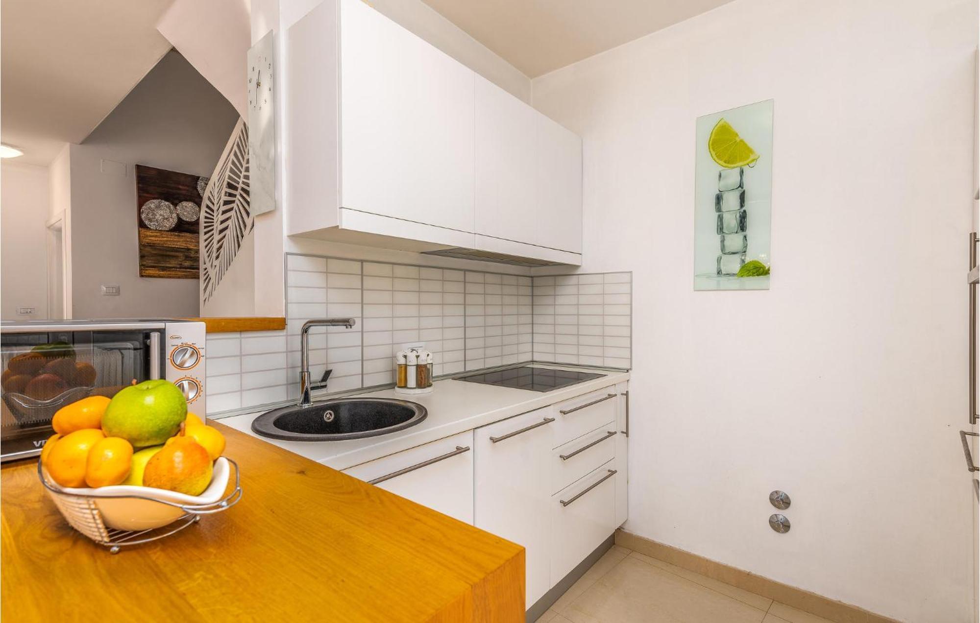 Beautiful Home In Martinscica With Wifi ภายนอก รูปภาพ